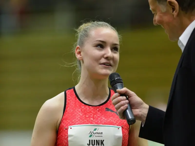 Sophia Junk nach ihrem 200m-Sieg im Interview mit Wolf-Dieter Poschmann.
